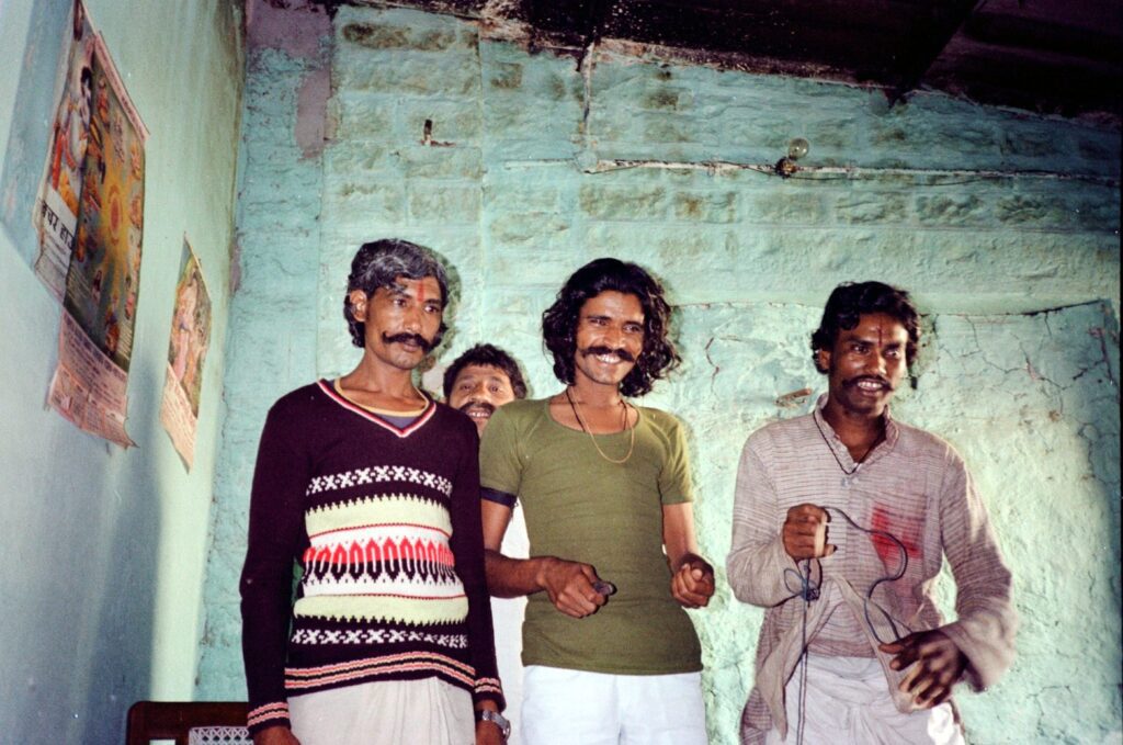 Maan Singh & other Bandits in Jail - 1983 Maan Singh, Phoolan Devi's second-in-command, standing between two other gang members in jail, 1983